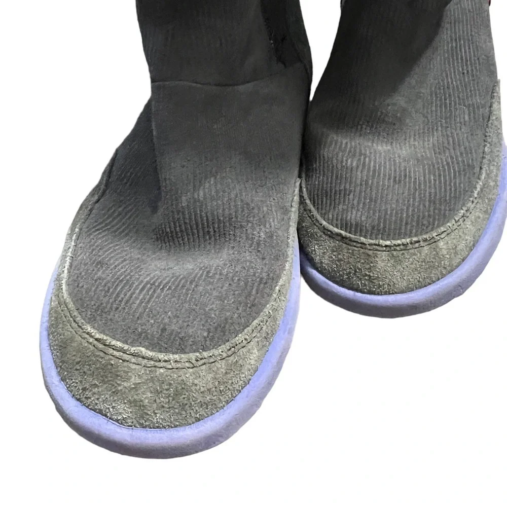 UGG gray pull